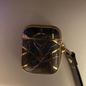 APPLE AIRPODS 1 w/ both black and avocado case and headphone pieces